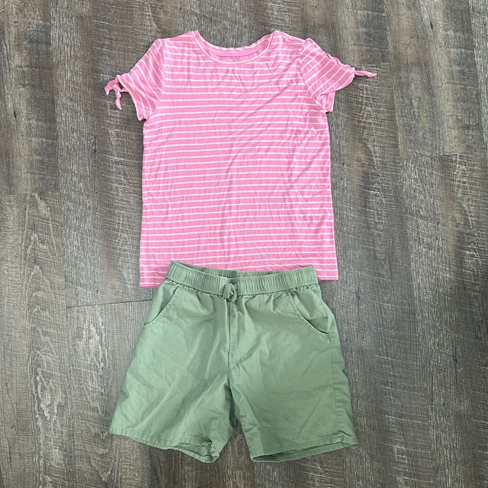 Girls set - short sleeve pink striped top & light sage green shorts size 14
